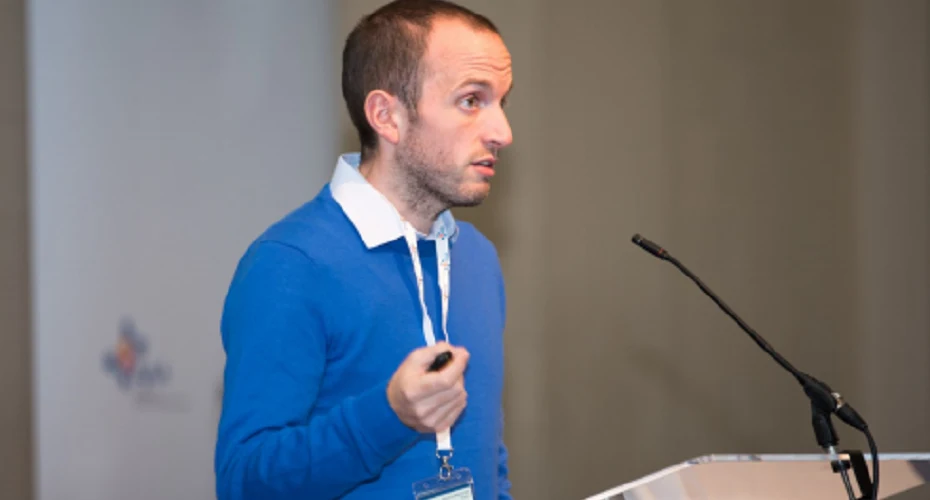 Dan Isaac, the Data Literacy & Training Lead at the University of Exeter, presenting during a Data Visualisation workshop.