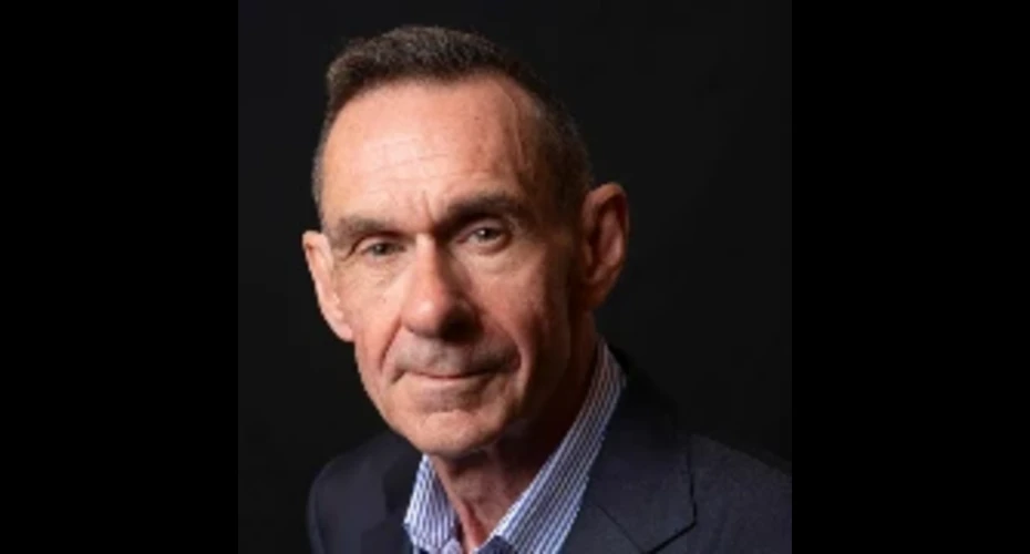 head and shoulders image of Paul Mason