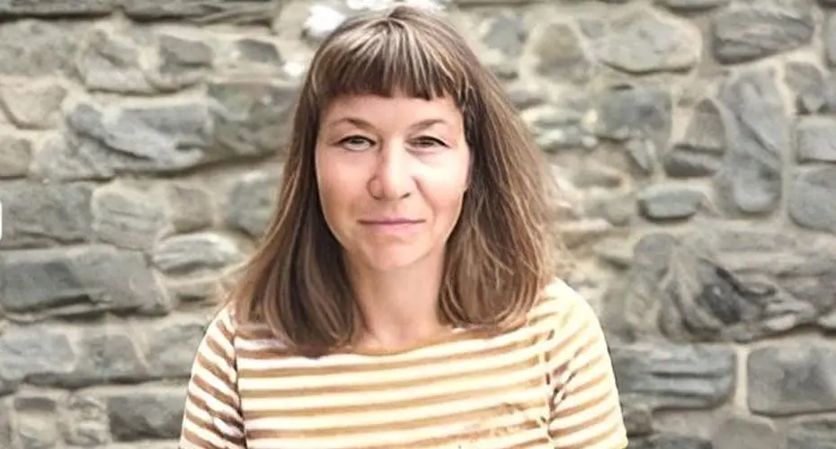 Dr Elze Hesse