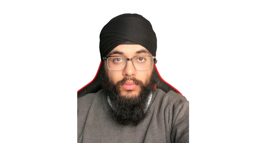 Head and shoulders profile image of Davinder Bajaj