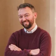 Head and shoulders photo of olly brown.