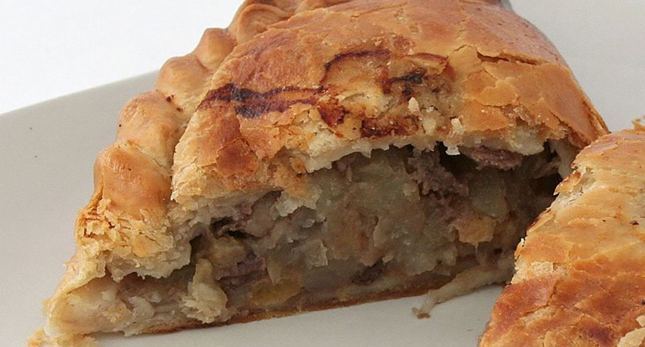 Cornish pasty sliced in half