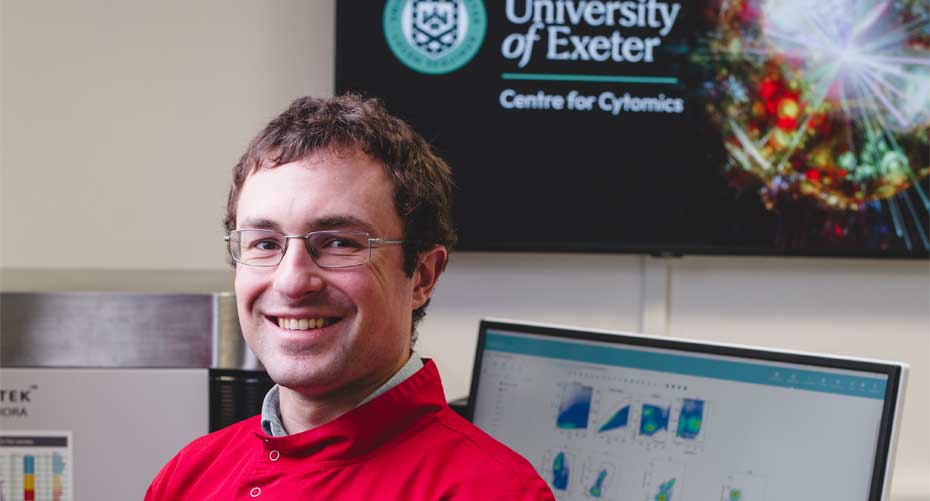 George Vere in the Cytomics lab